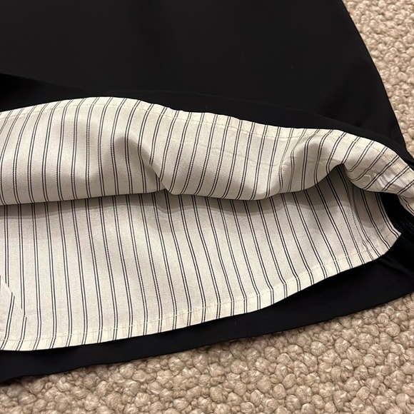 Classic Black Knee-Length Pencil Skirt for the Office - Picture 7 of 11